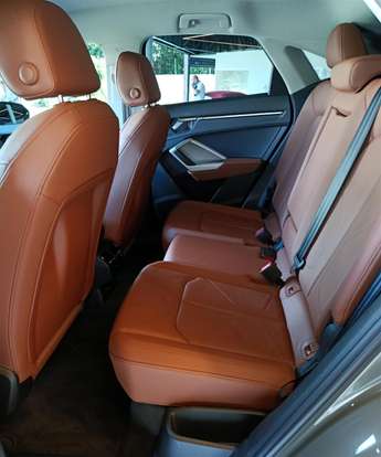AUDI-Q3-2023