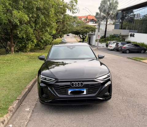 AUDI-Q8 E-TRON-2023