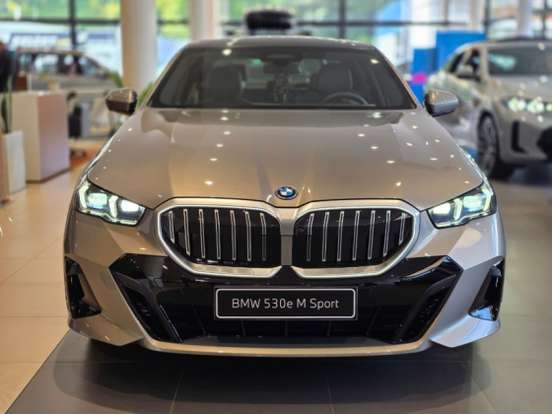 BMW-530e-2025