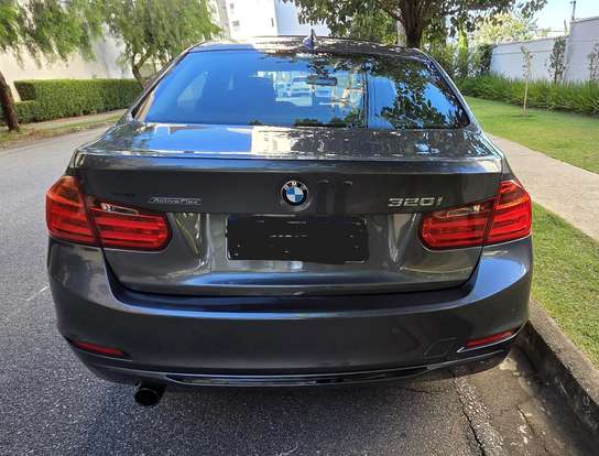 BMW-320i-2015