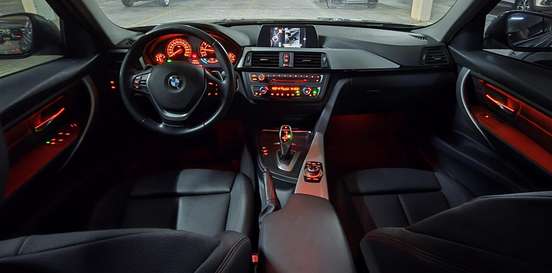 BMW-320i-2015