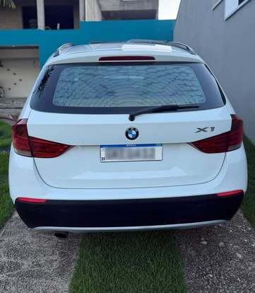 BMW-X1-2011