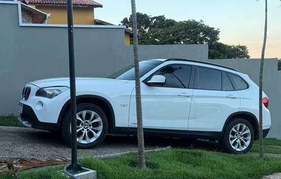 BMW-X1-2.0 18I S-DRIVE 4X2 16V GASOLINA 4P AUTOMÁTICO BMW-X1-2011