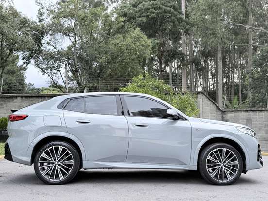 BMW-X2-2024