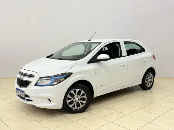 CHEVROLET ONIX 1.0 MPFI LT 8V FLEX 4P MANUAL CHEVROLET ONIX 1.0 MPFI LT 8V FLEX 4P MANUAL