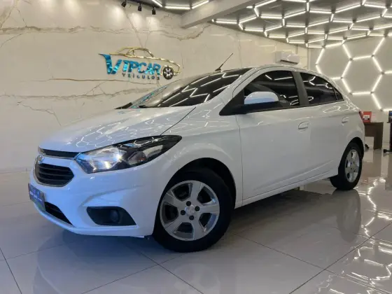 CHEVROLET ONIX 1.4 MPFI LT 8V FLEX 4P AUTOMÁTICO CHEVROLET ONIX 1.4 MPFI LT 8V FLEX 4P AUTOMÁTICO