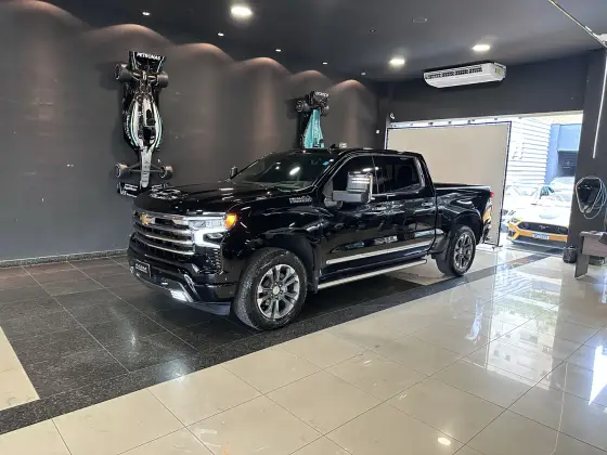 CHEVROLET SILVERADO 5.3 V8 GASOLINA 1500 HIGH COUNTRY 4X4 AUTOMÁTICO