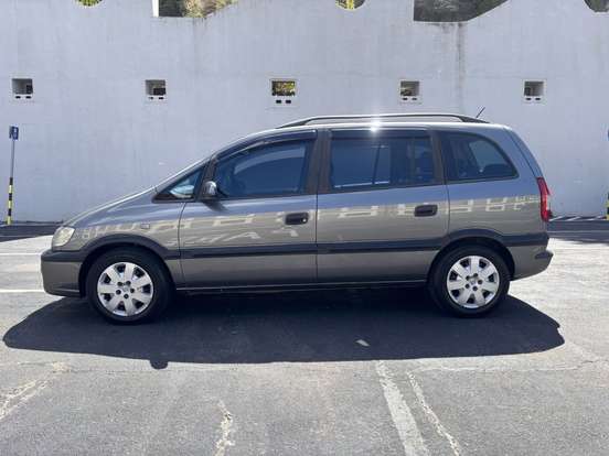 CHEVROLET-ZAFIRA-2010