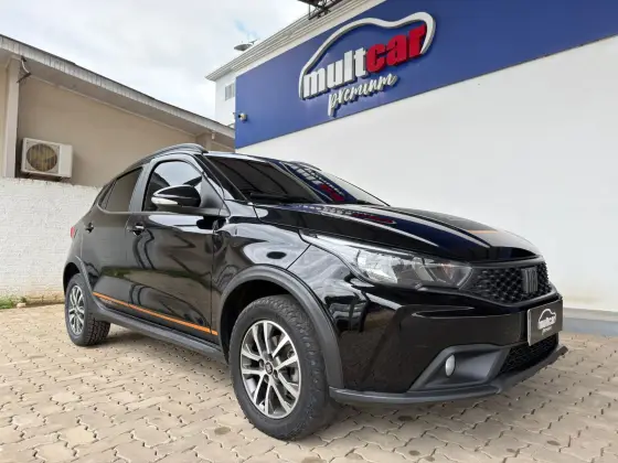 FIAT ARGO 1.3 FIREFLY FLEX TREKKING CVT FIAT ARGO 1.3 FIREFLY FLEX TREKKING CVT