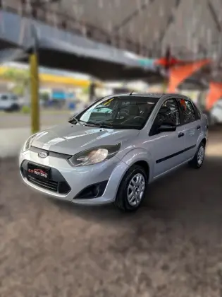 FORD FIESTA 1.6 ROCAM SEDAN 8V FLEX 4P MANUAL