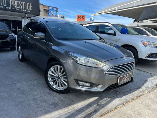 FORD-FOCUS-2017