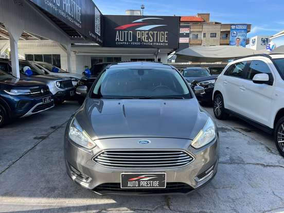 FORD-FOCUS-2017