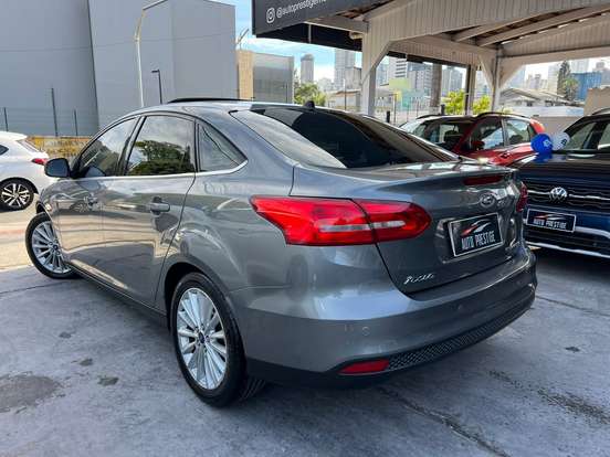 FORD-FOCUS-2017