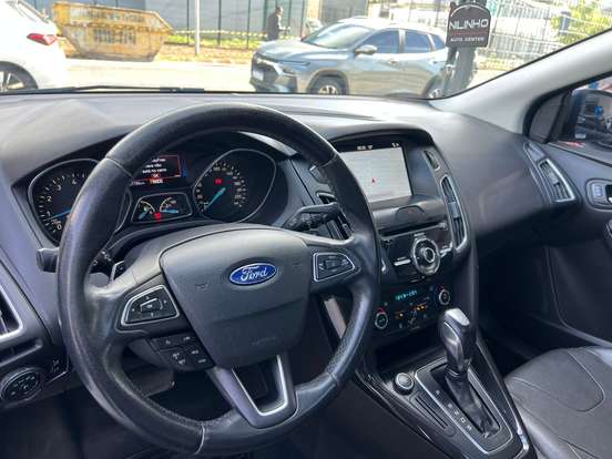 FORD-FOCUS-2017