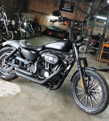 HARLEY-DAVIDSON SPORTSTER XL 883N IRON 