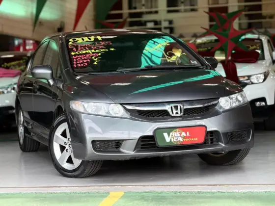 HONDA CIVIC 1.8 LXS 16V FLEX 4P AUTOMÁTICO HONDA CIVIC 1.8 LXS 16V FLEX 4P AUTOMÁTICO