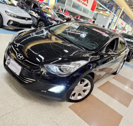 HYUNDAI-ELANTRA-2012