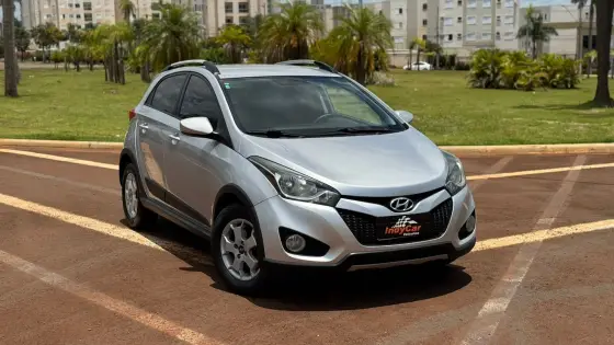 HYUNDAI HB20X 1.6 16V PREMIUM FLEX 4P AUTOMÁTICO HYUNDAI HB20X 1.6 16V PREMIUM FLEX 4P AUTOMÁTICO