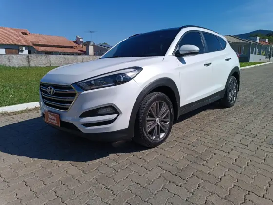 HYUNDAI TUCSON 1.6 16V T-GDI GASOLINA GLS ECOSHIFT HYUNDAI TUCSON 1.6 16V T-GDI GASOLINA GLS ECOSHIFT