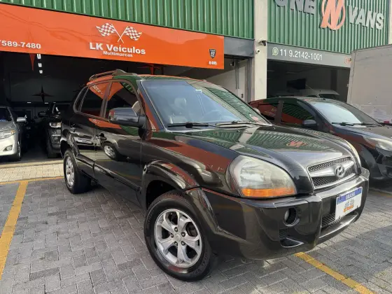 HYUNDAI TUCSON 2.0 GL 2WD 16V GASOLINA 4P MANUAL HYUNDAI TUCSON 2.0 GL 2WD 16V GASOLINA 4P MANUAL