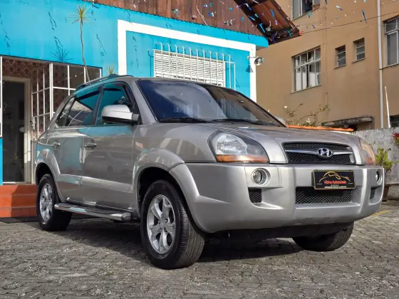 HYUNDAI TUCSON 2.0 MPFI GLS 16V 143CV 2WD GASOLINA 4P AUTOMÁTICO HYUNDAI TUCSON 2.0 MPFI GLS 16V 143CV 2WD GASOLINA 4P AUTOMÁTICO