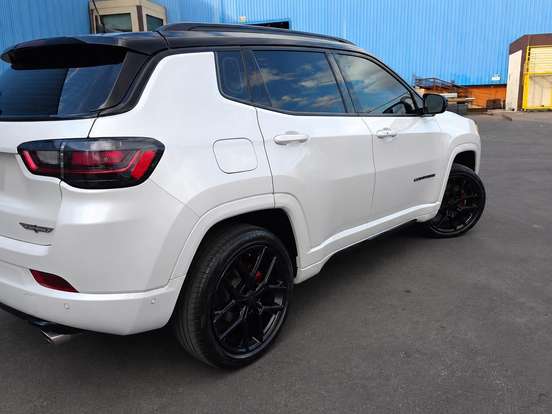 JEEP-COMPASS-2.0 HURRICANE 4 TURBO GASOLINA BLACKHAWK AT9 JEEP-COMPASS-2024