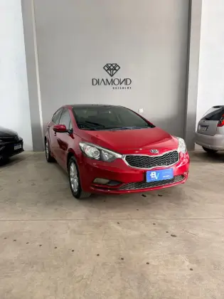 KIA CERATO 1.6 E.294 SEDAN 16V GASOLINA 4P AUTOMÁTICO