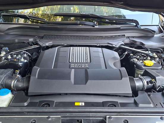 LAND ROVER-RANGE ROVER VOGUE-5.0 SE SUPERCHARGED 4X4 V8 32V GASOLINA 4P AUTOMÁTICO LAND ROVER-RANGE ROVER VOGUE-2013
