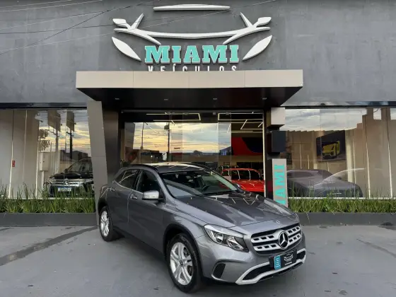 MERCEDES-BENZ GLA 200 1.6 CGI FLEX STYLE 7G-DCT