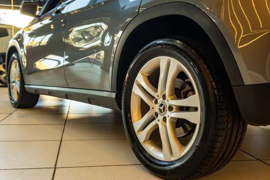 MERCEDES-BENZ-GLA 200-2018