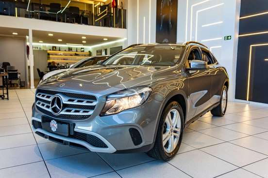MERCEDES-BENZ-GLA 200-2018