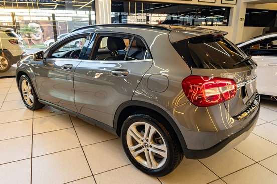 MERCEDES-BENZ-GLA 200-2018