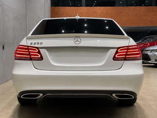 MERCEDES-BENZ-E 250-2.0 AVANTGARDE 16V TURBO GASOLINA 4P AUTOMÁTICO MERCEDES-BENZ-E 250-2014