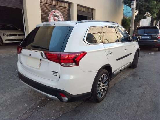 MITSUBISHI-OUTLANDER-3.0 GT 4X4 V6 24V GASOLINA 4P AUTOMÁTICO MITSUBISHI-OUTLANDER-2015