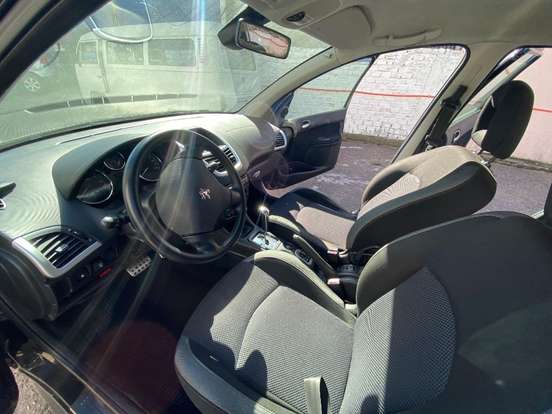PEUGEOT-207-2010