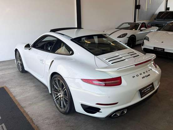 PORSCHE-911-2015