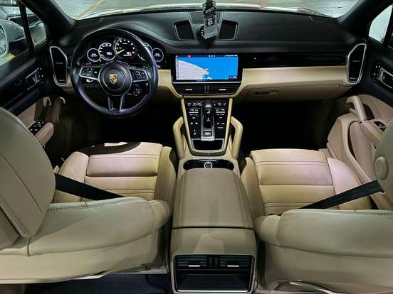 PORSCHE-CAYENNE-2020