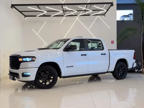 RAM 1500 3.0 HURRICANE 6 BITURBO GASOLINA LARAMIE NIGHT EDITION CD 4X4 AUTOMÁTICO