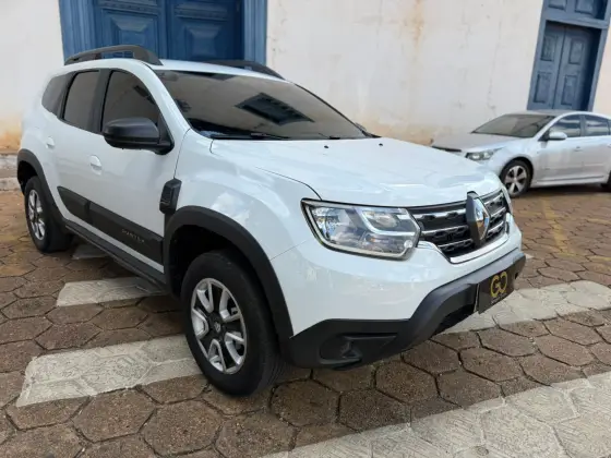 RENAULT DUSTER 1.6 16V SCE FLEX ZEN MANUAL RENAULT DUSTER 1.6 16V SCE FLEX ZEN MANUAL