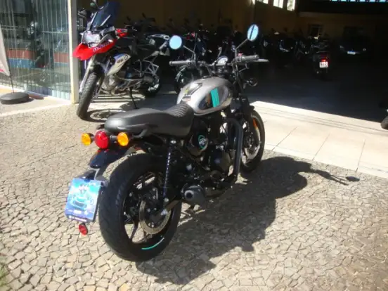 ROYAL ENFIELD-HUNTER 350-2023