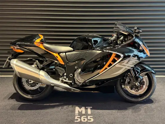 SUZUKI HAYABUSA GSX1300RA SUZUKI HAYABUSA GSX1300RA