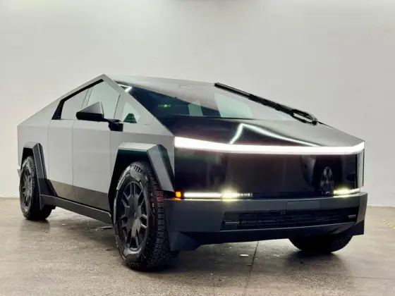 TESLA CYBERTRUCK 122,4 KW ELÉTRICO AWD