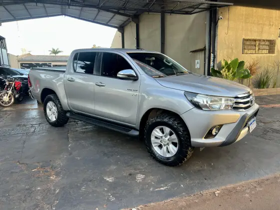 TOYOTA HILUX 2.7 SRV 4X2 CD 16V FLEX 4P AUTOMÁTICO