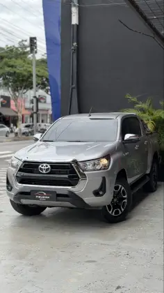 TOYOTA HILUX 2.8 D-4D TURBO DIESEL CD SRV 4X4 AUTOMÁTICO TOYOTA HILUX 2.8 D-4D TURBO DIESEL CD SRV 4X4 AUTOMÁTICO