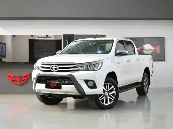 TOYOTA HILUX 2.8 SRX 4X4 CD 16V DIESEL 4P AUTOMÁTICO