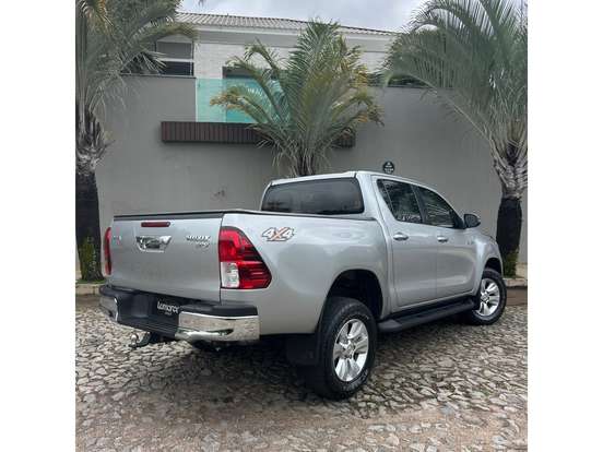 TOYOTA-HILUX-2018