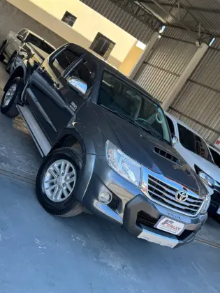 TOYOTA HILUX 3.0 SRV 4X4 CD 16V TURBO INTERCOOLER DIESEL 4P AUTOMÁTICO TOYOTA HILUX 3.0 SRV 4X4 CD 16V TURBO INTERCOOLER DIESEL 4P AUTOMÁTICO