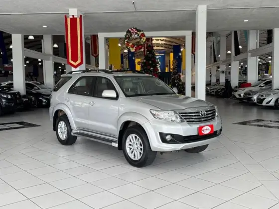 TOYOTA HILUX SW4 2.7 SR 4X2 16V FLEX 4P AUTOMÁTICO