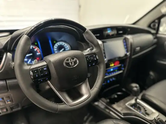 TOYOTA-HILUX SW4-2.8 D-4D TURBO DIESEL SRX 4X4 AUTOMÁTICO TOYOTA-HILUX SW4-2021