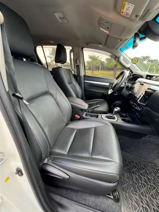 TOYOTA-HILUX-2021